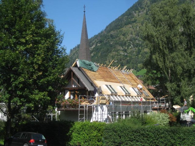 kirchendachsanierung_holzbau_egger.JPG